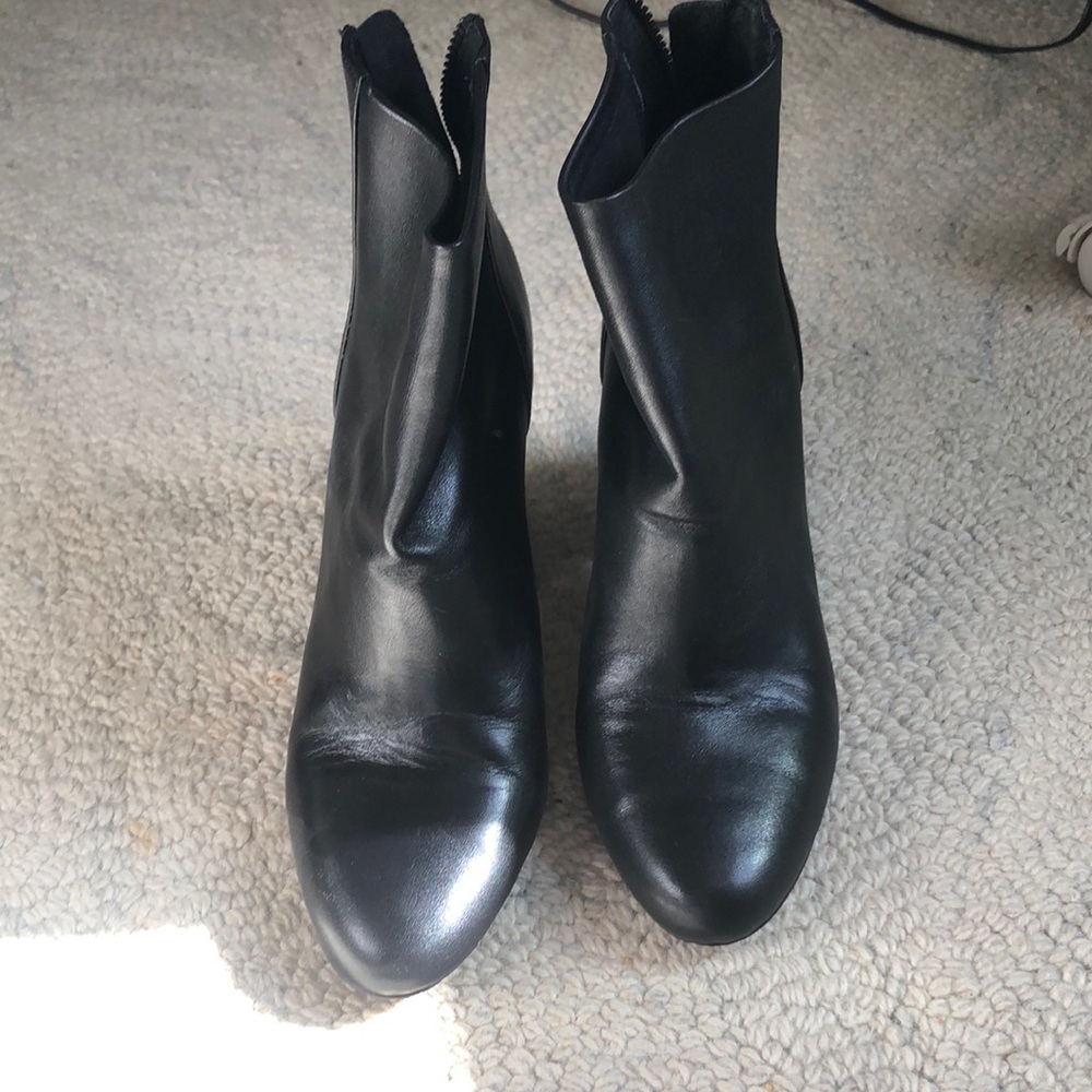 Steve Madden bootie
